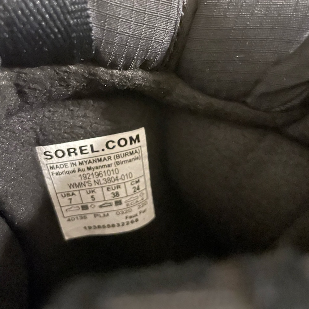 Sorel Winter Boots - Picture 2 of 7